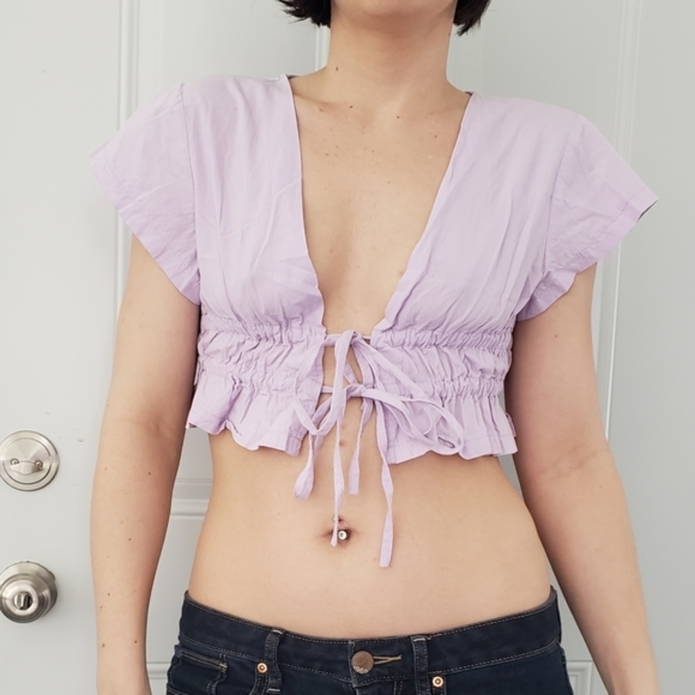 Like New‎ SHEIN Tie Front Crop Top